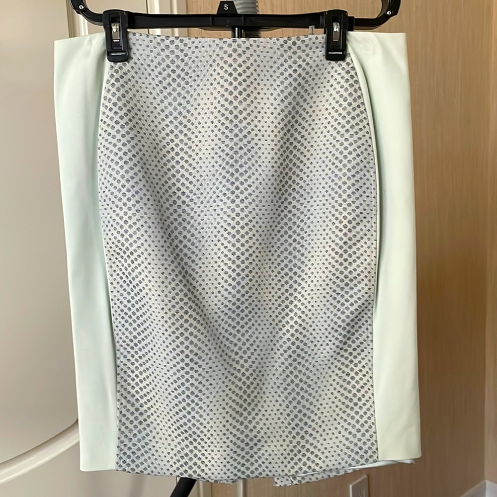 BNWT Elie Tahari pencil skirt, Size 14